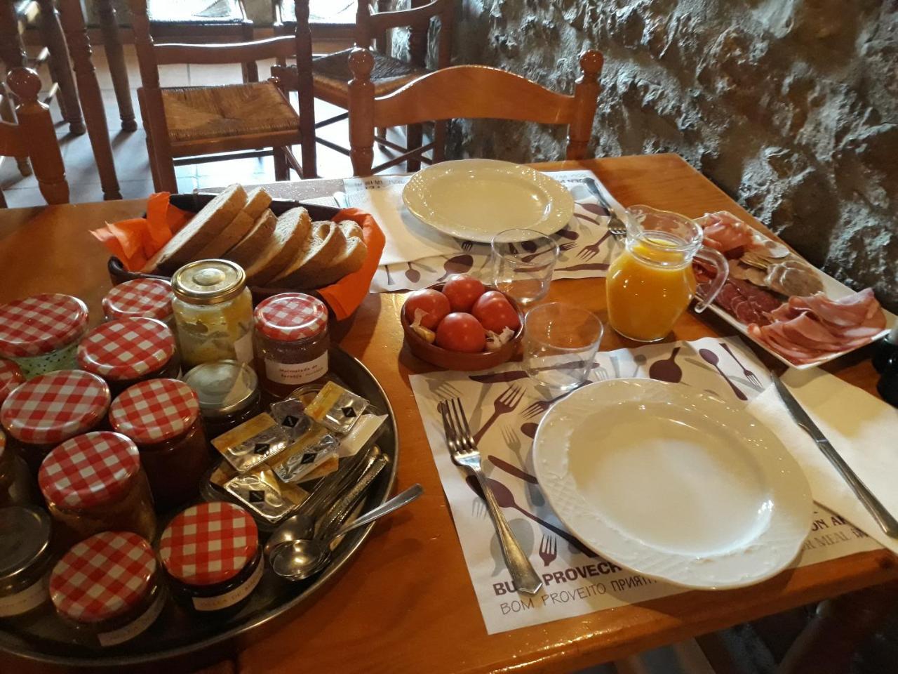 Casa Angrill Pensjonat Lladurs Zewnętrze zdjęcie